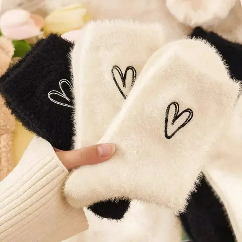 Cozy Socks – Plush Heart-Shaped Warm Hosiery